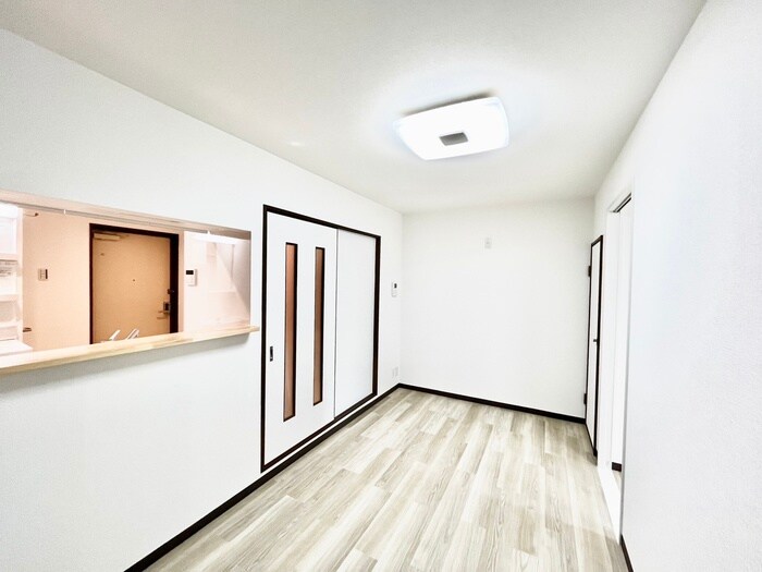 物件内観写真11　(居室)