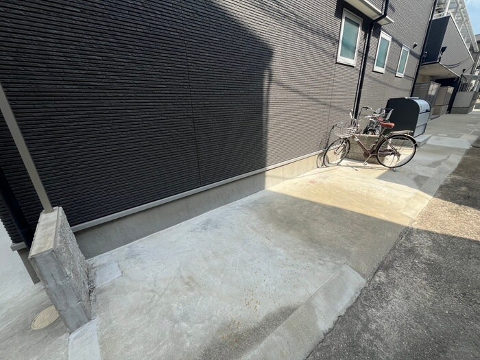 物件外観写真6　(駐輪場)