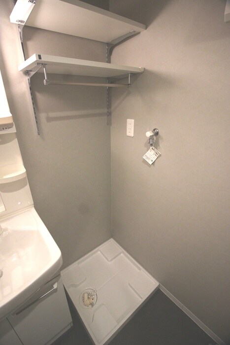 物件内観写真13　(洗濯機置場)