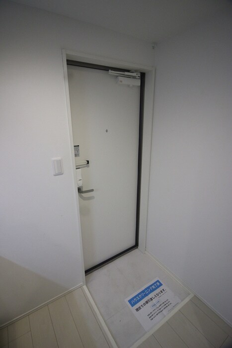 物件内観写真16　(玄関)