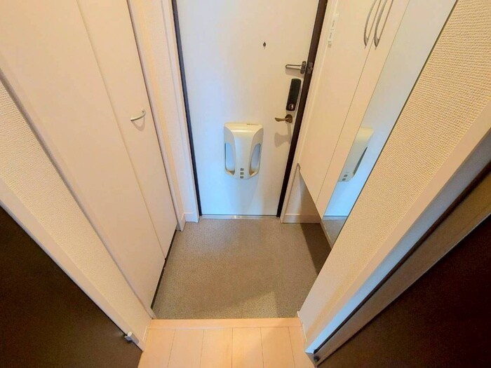 物件内観写真14　(玄関)