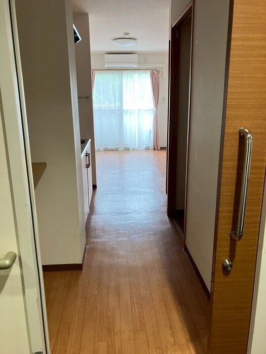 物件内観写真13　(廊下)