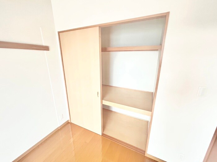 物件内観写真15　(収納)