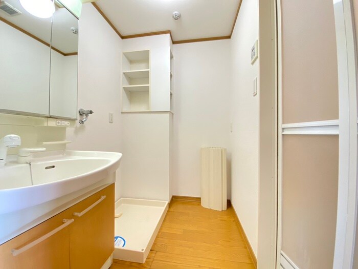 物件内観写真18　(洗濯機置場)