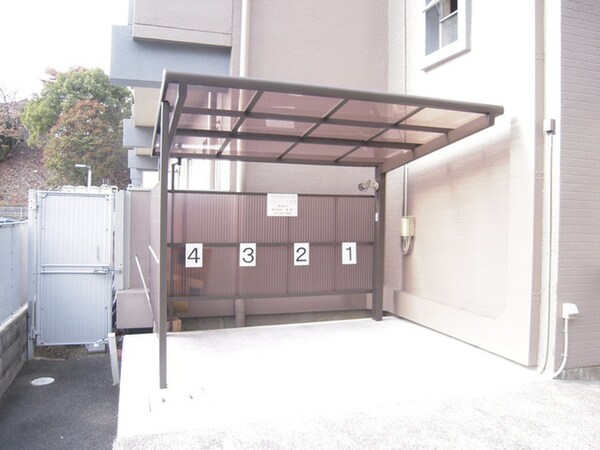 バイク置き場