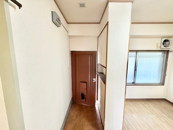 物件内観写真21　(玄関)