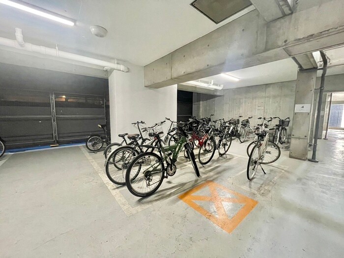 物件外観写真6　(駐輪場)