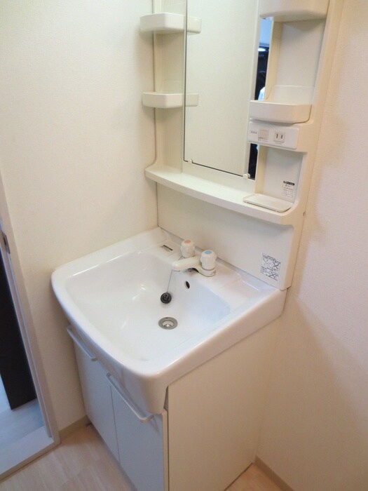 物件内観写真4　(洗面)