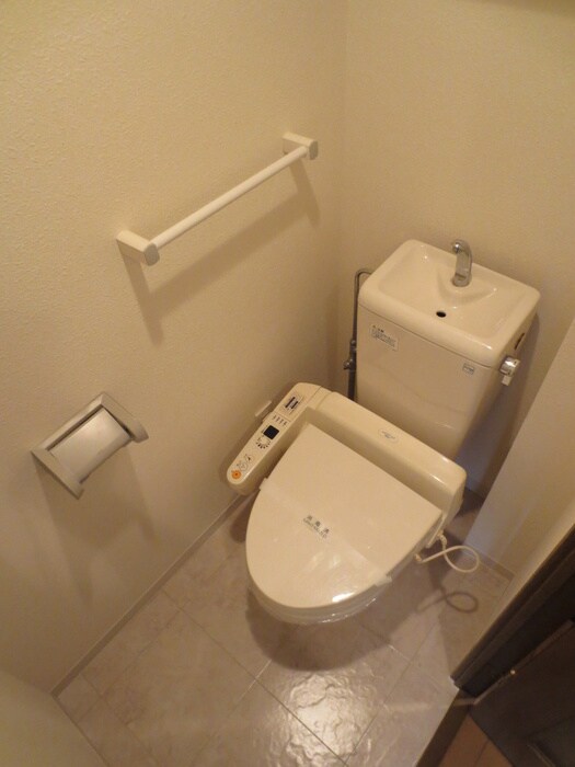 物件内観写真9　(トイレ)