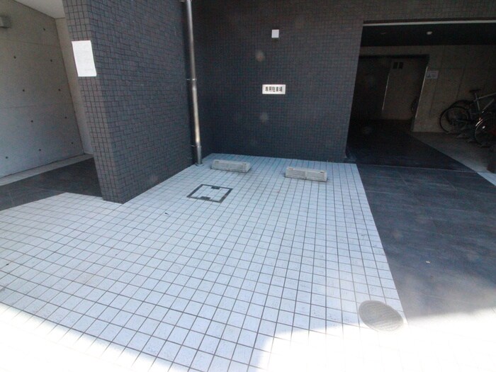 物件外観写真4　(駐車場)