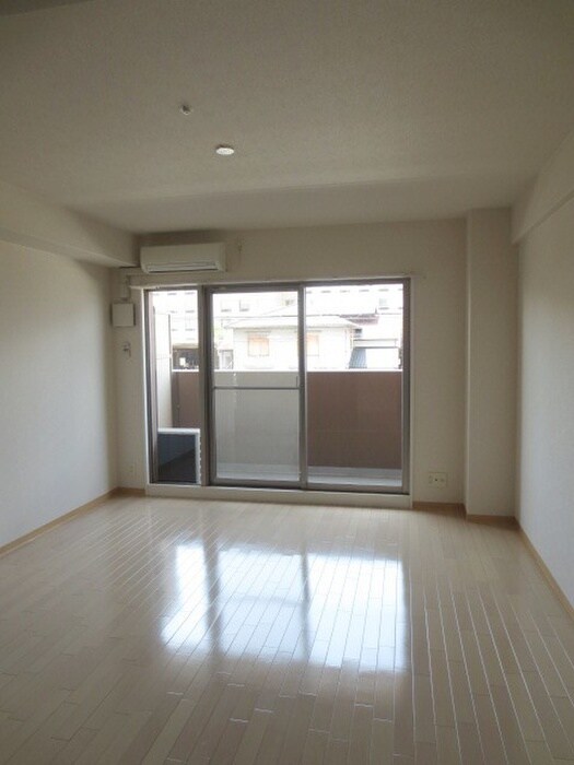 物件内観写真4　(居室)