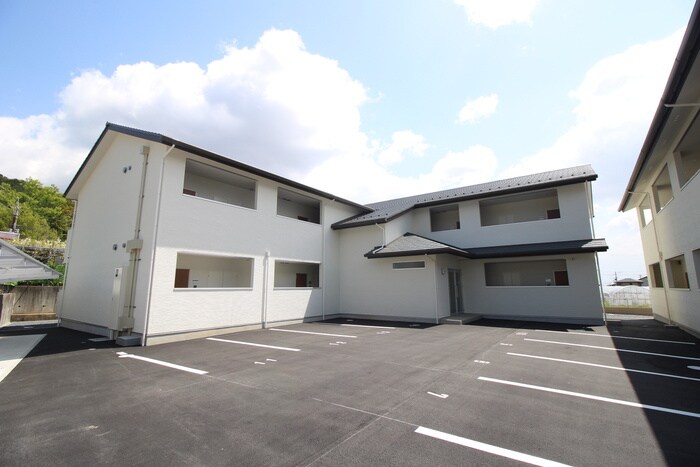 物件外観写真1　(外観写真)