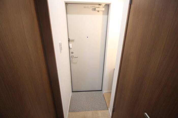 物件内観写真7　(玄関)