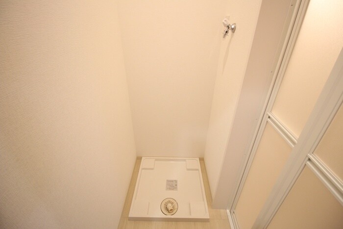 物件内観写真16　(洗濯機置場)