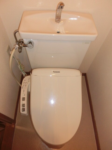 物件内観写真8　(トイレ)