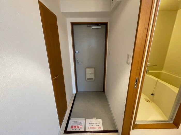 物件内観写真15　(玄関)