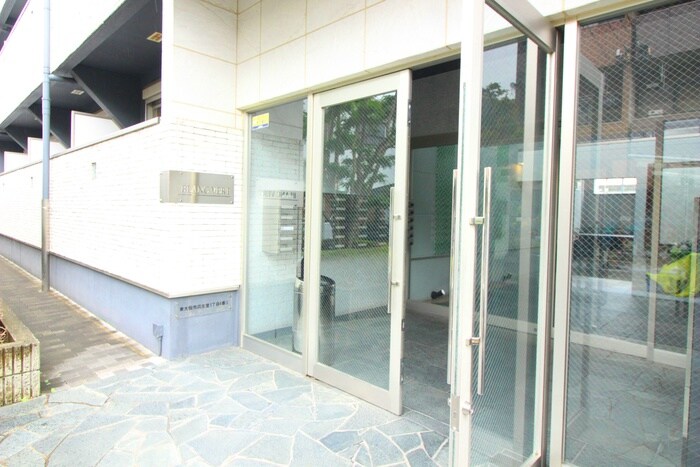 物件外観写真4　(エントランス部分)