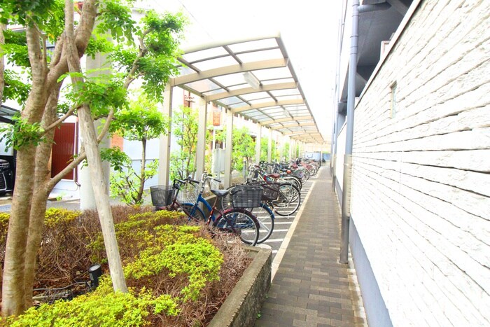 物件外観写真6　(駐輪場)