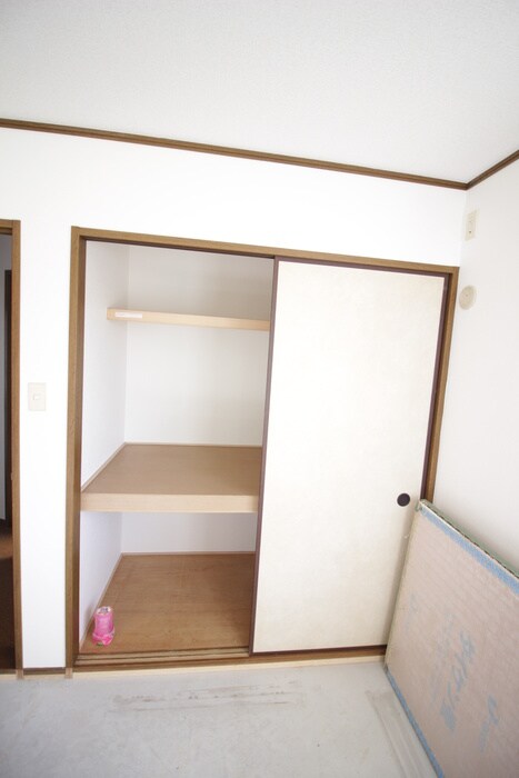 物件内観写真12　(収納)