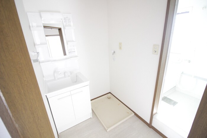 物件内観写真14　(洗濯機置場)