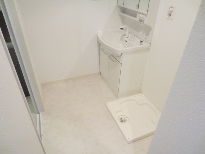 物件内観写真12　(洗濯機置場)