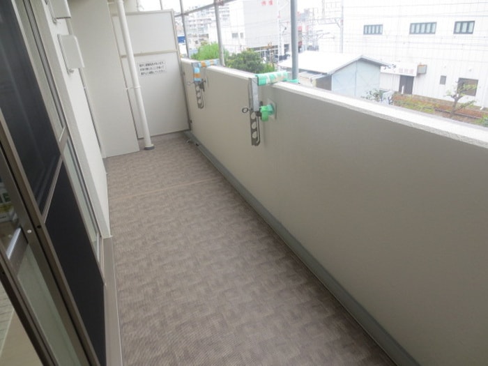 物件内観写真16　(室内からの展望)