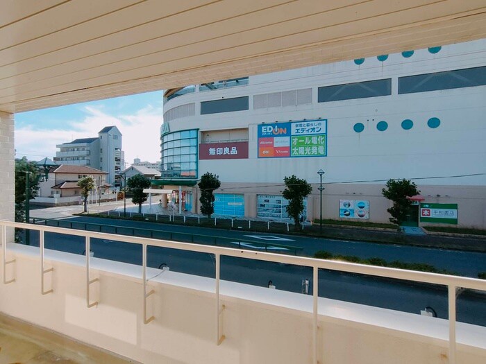 物件内観写真17　(室内からの展望)