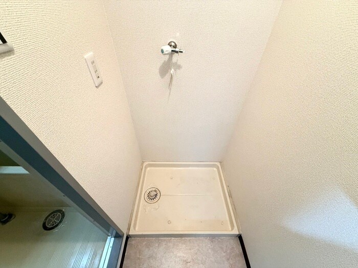 物件内観写真12　(洗濯機置場)
