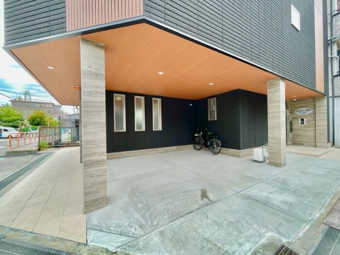 物件外観写真2　(駐輪場)