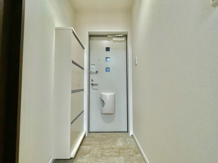 物件内観写真12　(玄関)