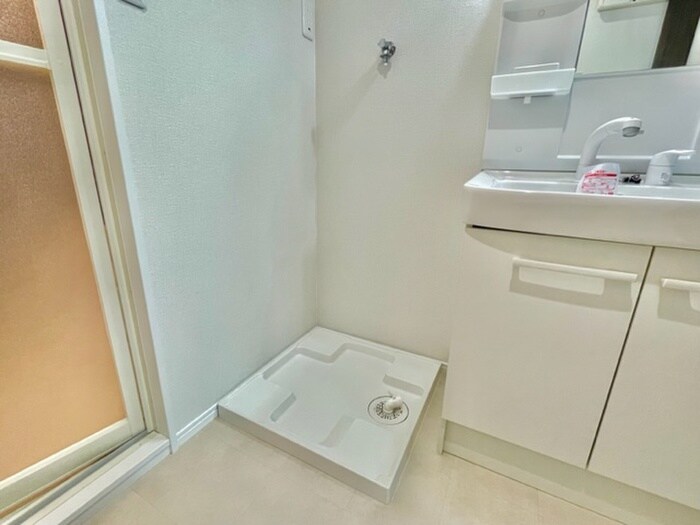 物件内観写真14　(洗濯機置場)