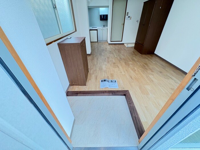 物件内観写真17　(玄関)