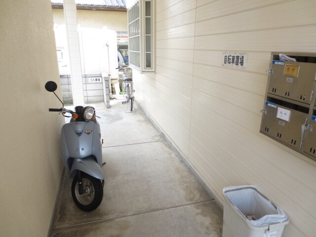 物件外観写真3　(駐輪場)