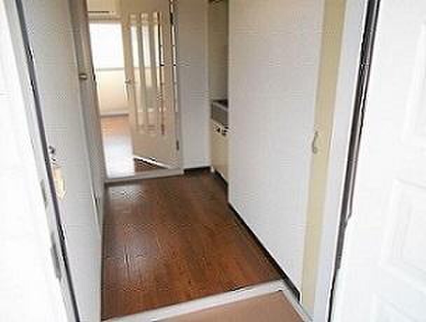 物件内観写真11　(廊下)