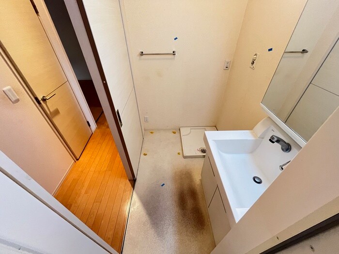 物件内観写真14　(洗濯機置場)