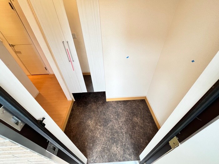物件内観写真17　(玄関)