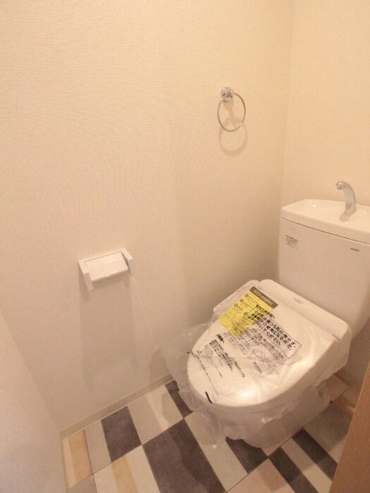 物件内観写真8　(トイレ)