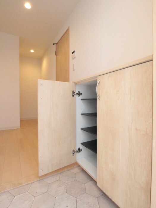 物件内観写真15　(靴箱)