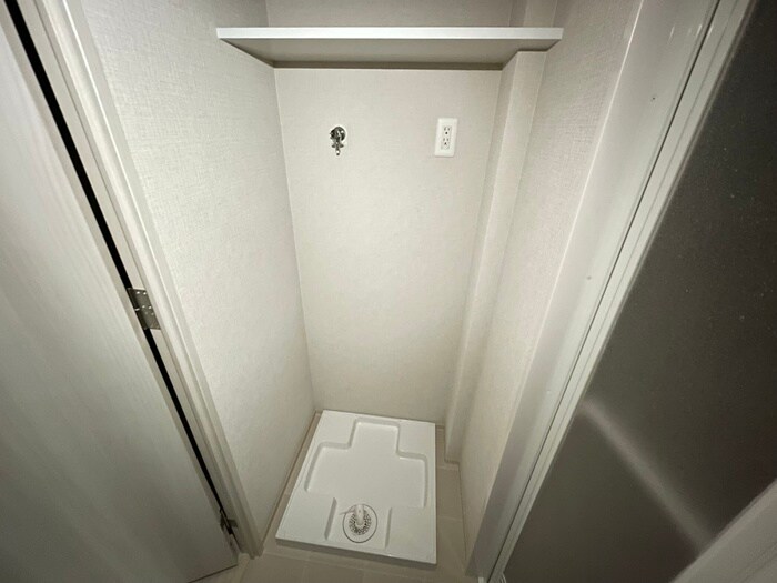 物件内観写真13　(洗濯機置場)