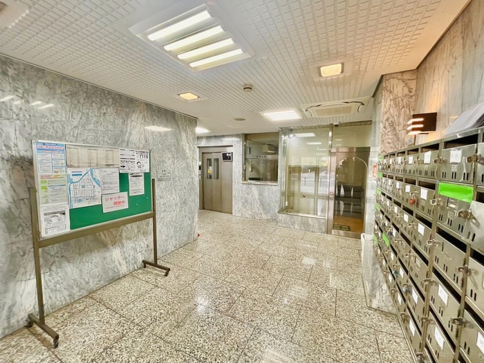 物件外観写真2　(同型モデル)