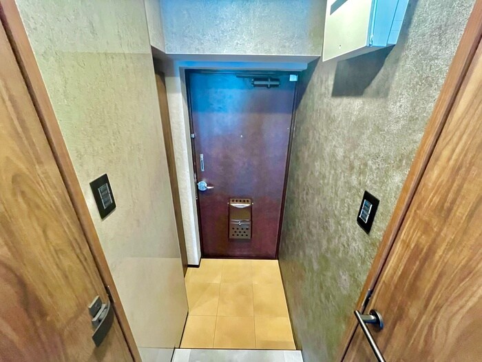 物件内観写真7　(玄関)