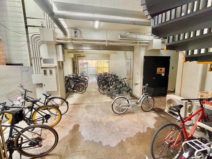 物件外観写真4　(駐輪場)
