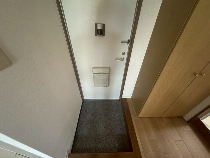 物件内観写真14　(玄関)