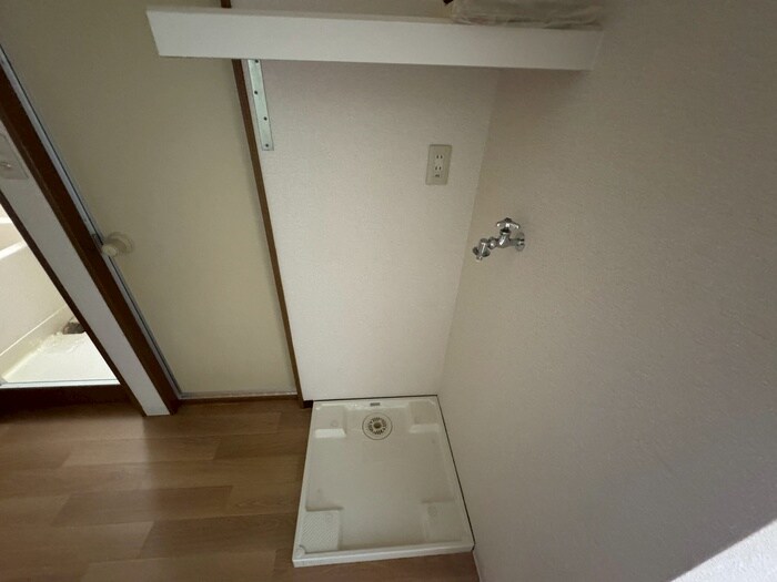 物件内観写真18　(洗濯機置場)