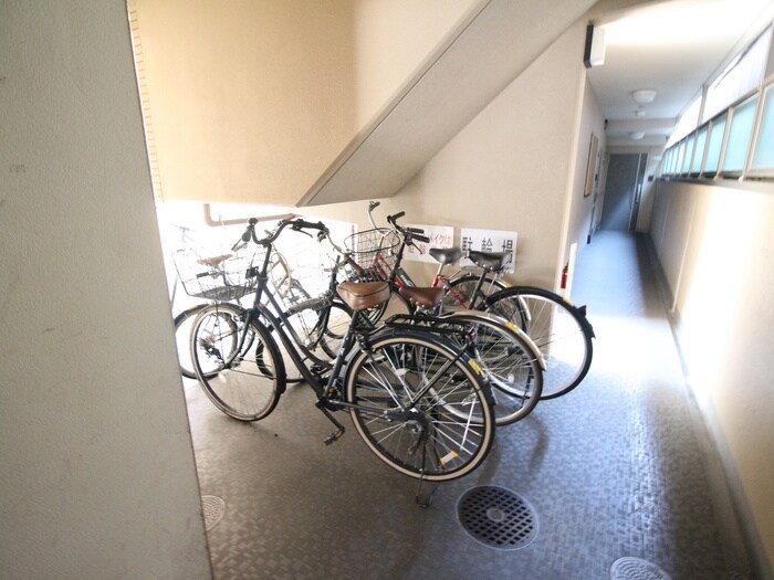 物件外観写真6　(駐輪場)