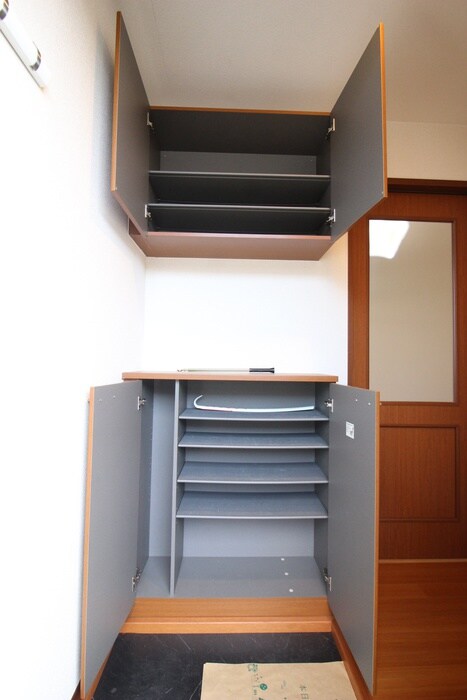 物件内観写真8　(靴箱)