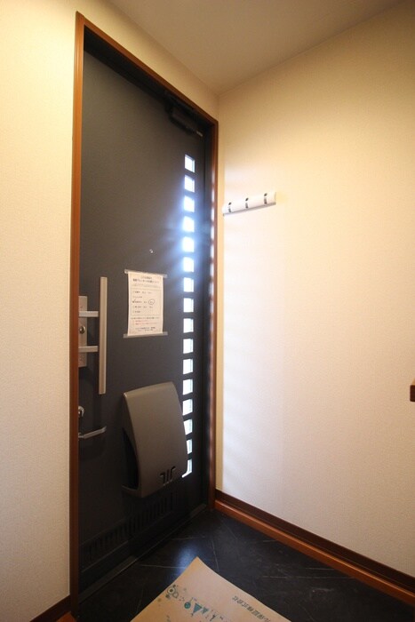 物件内観写真9　(玄関)