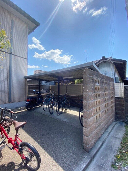 物件外観写真6　(駐輪場)