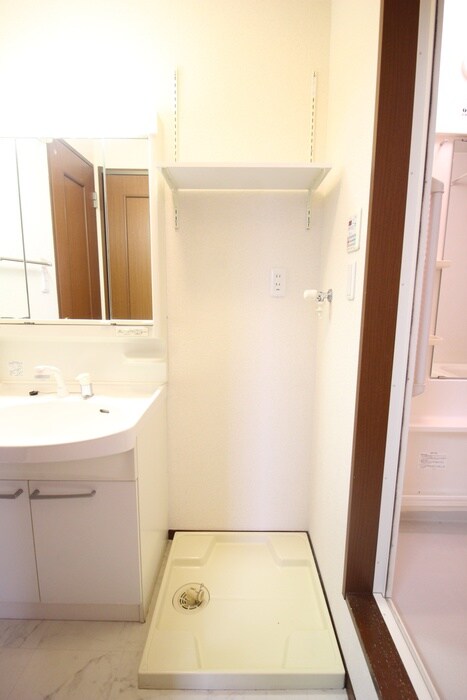 物件内観写真11　(洗濯機置場)