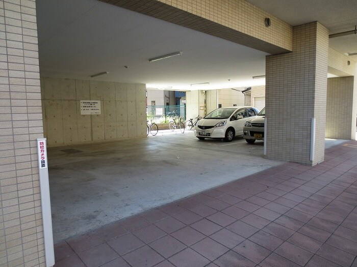 物件外観写真6　(駐車場)